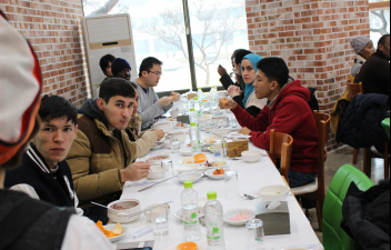 Dongji Lunch  &  End of the year family event on December 23.