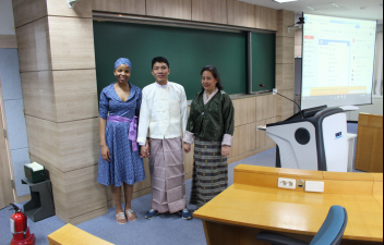 Traditional clothing day - Korean Culture and History class